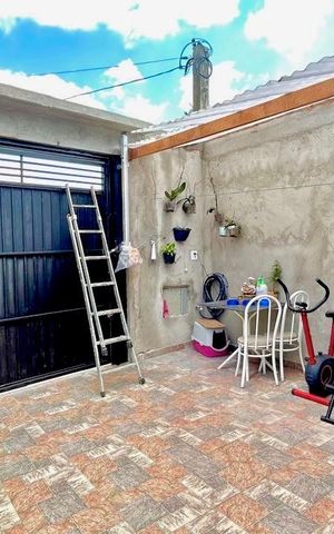 Casa à venda com 35m², 1 quarto e 1 vaga Casa à venda com 35m², 1 quarto e 1 vagaGaragem