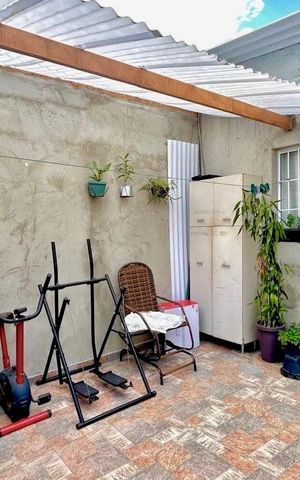 Casa à venda com 35m², 1 quarto e 1 vaga Casa à venda com 35m², 1 quarto e 1 vagaGaragem