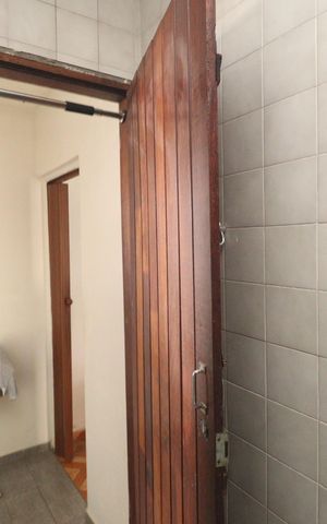 Casa à venda com 240m², 6 quartos e 2 vagasBanheiro casa 2