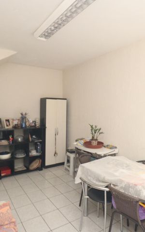 Casa à venda com 240m², 6 quartos e 2 vagasSala Casa 2
