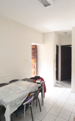 Casa à venda com 240m², 6 quartos e 2 vagasSala Casa 2
