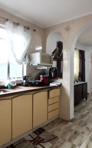 Casa à venda com 153m², 4 quartos e 2 vagas Casa à venda com 153m², 4 quartos e 2 vagasCozinha
