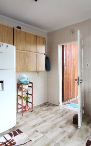 Casa à venda com 153m², 4 quartos e 2 vagas Casa à venda com 153m², 4 quartos e 2 vagasCozinha
