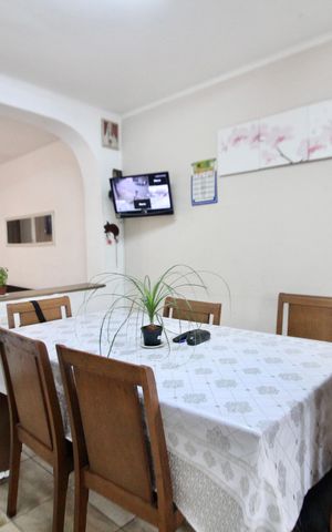 Casa à venda com 153m², 4 quartos e 2 vagas Casa à venda com 153m², 4 quartos e 2 vagasSala de Jantar