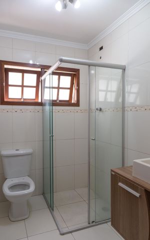 Casa para alugar com 150m², 2 quartos e 2 vagasBanheiro social