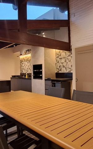 Apartamento à venda com 323m², 3 quartos e 2 vagas Apartamento à venda com 323m², 3 quartos e 2 vagasÁrea externa