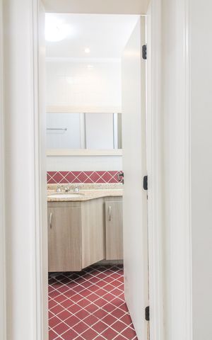 Apartamento à venda com 74m², 3 quartos e 2 vagas Apartamento à venda com 74m², 3 quartos e 2 vagasBanheiro 2
