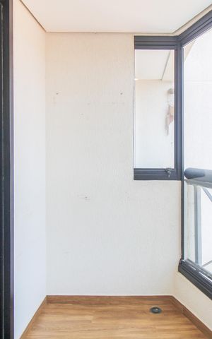 Apartamento à venda com 74m², 3 quartos e 2 vagas Apartamento à venda com 74m², 3 quartos e 2 vagasVaranda