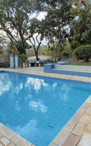 Casa à venda com 272m², 3 quartos e 4 vagas Casa à venda com 272m², 3 quartos e 4 vagasÁrea externa