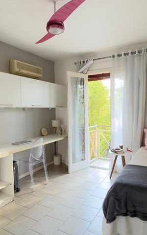 Casa à venda com 272m², 3 quartos e 4 vagas Casa à venda com 272m², 3 quartos e 4 vagasQuarto
