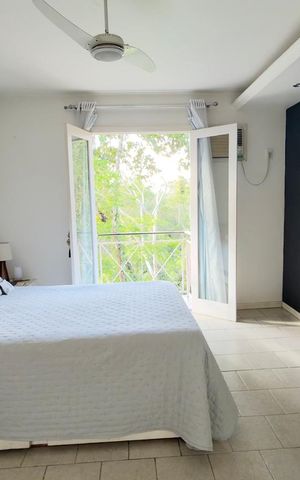Casa à venda com 272m², 3 quartos e 4 vagas Casa à venda com 272m², 3 quartos e 4 vagasQuarto