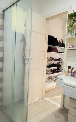 Casa à venda com 272m², 3 quartos e 4 vagas Casa à venda com 272m², 3 quartos e 4 vagasBanheiro