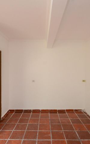 Casa à venda com 149m², 4 quartos e 3 vagas Casa à venda com 149m², 4 quartos e 3 vagasCozinha
