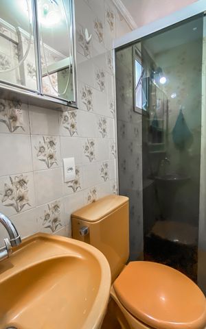 Apartamento à venda com 45m², 2 quartos e 1 vaga Apartamento à venda com 45m², 2 quartos e 1 vagaBanheiro