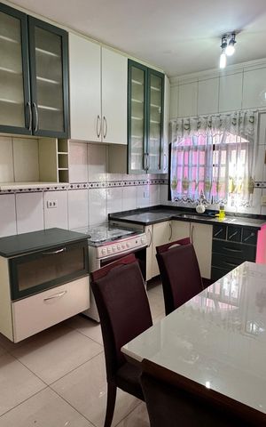 Casa para alugar com 120m², 3 quartos e 3 vagasCozinha