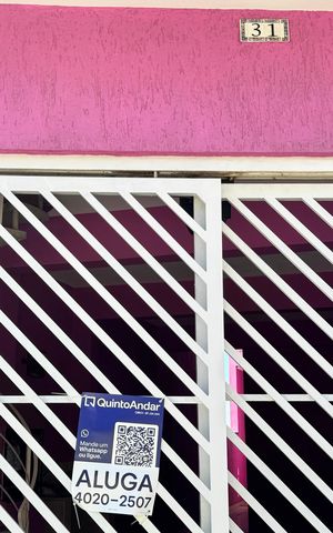 Casa para alugar com 120m², 3 quartos e 3 vagasFachada
