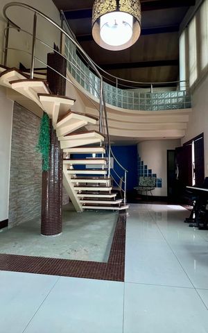 Casa à venda com 408m², 3 quartos e 2 vagas Casa à venda com 408m², 3 quartos e 2 vagasSala
