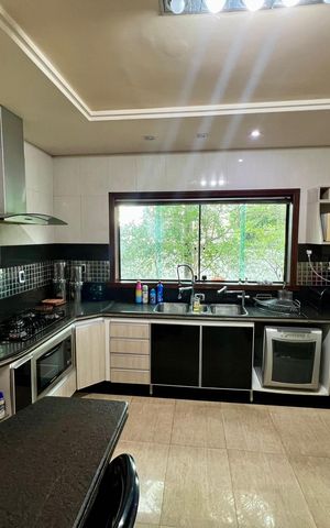 Casa à venda com 408m², 3 quartos e 2 vagas Casa à venda com 408m², 3 quartos e 2 vagasCozinha