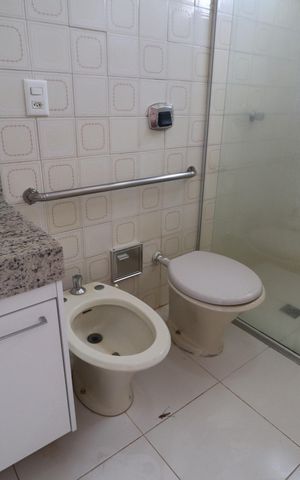 Apartamento para alugar com 117m², 3 quartos e 3 vagasBanheiro do Quarto 2