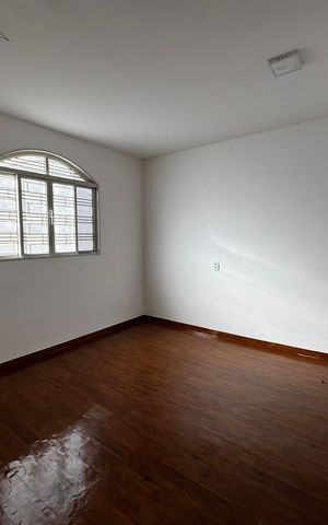 Casa para alugar com 180m², 4 quartos e 4 vagas Casa para alugar com 180m², 4 quartos e 4 vagasQuarto