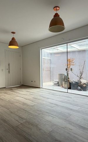 Casa à venda com 114m², 2 quartos e 1 vaga Casa à venda com 114m², 2 quartos e 1 vagaSala