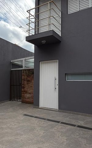 Casa à venda com 114m², 2 quartos e 1 vaga Casa à venda com 114m², 2 quartos e 1 vagaÁrea Externa