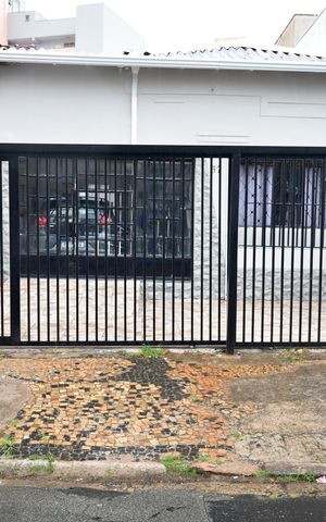 Casa à venda com 106m², 3 quartos e 3 vagasFachada