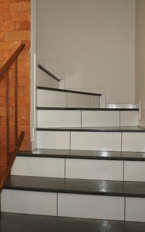 Casa para alugar com 115m², 2 quartos e 1 vagaEscada