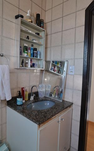 Casa à venda com 243m², 3 quartos e 2 vagasBanheiro Social