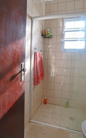 Casa à venda com 243m², 3 quartos e 2 vagasBanheiro Social