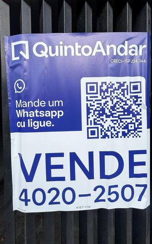 Casa à venda com 360m², 4 quartos e 2 vagasFachada