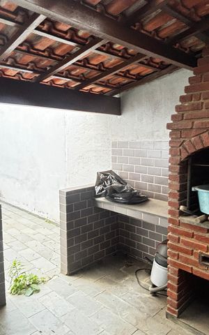 Casa à venda com 360m², 4 quartos e 2 vagasQuintal - Churrasqueira
