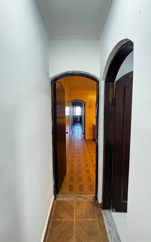 Casa à venda com 360m², 4 quartos e 2 vagasCorredor