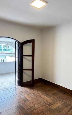 Casa à venda com 360m², 4 quartos e 2 vagasSuite