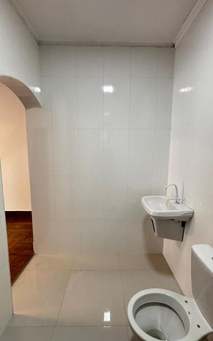 Casa à venda com 360m², 4 quartos e 2 vagasBanheiro da Suíte