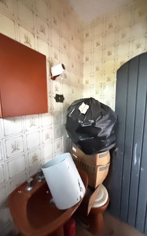 Casa à venda com 360m², 4 quartos e 2 vagasPorão - Banheiro