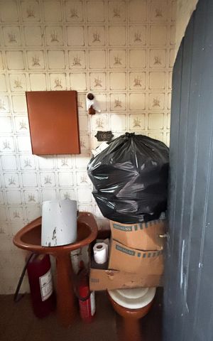 Casa à venda com 360m², 4 quartos e 2 vagasPorão - Banheiro