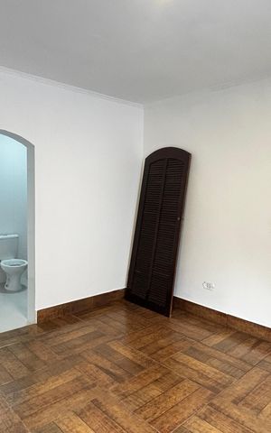 Casa à venda com 360m², 4 quartos e 2 vagasSuite