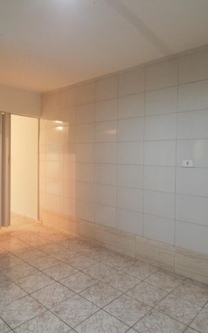 Casa para alugar com 30m², 1 quarto e sem vaga Casa para alugar com 30m², 1 quarto e sem vagaSala