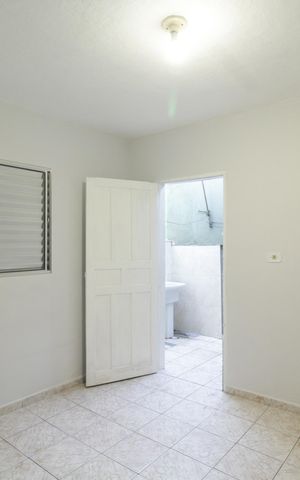 Casa para alugar com 30m², 1 quarto e sem vaga Casa para alugar com 30m², 1 quarto e sem vagaQuarto