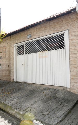 Casa para alugar com 365m², 4 quartos e 2 vagas Casa para alugar com 365m², 4 quartos e 2 vagasFachada