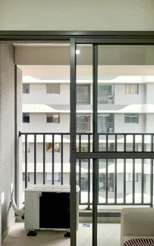 Studio para alugar com 27m², 1 quarto e sem vaga Studio para alugar com 27m², 1 quarto e sem vagaVaranda