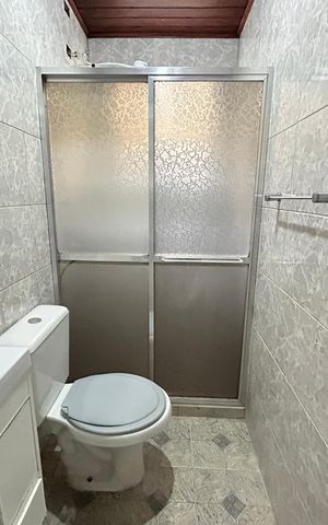 Casa para alugar com 80m², 3 quartos e sem vagaBanheiro