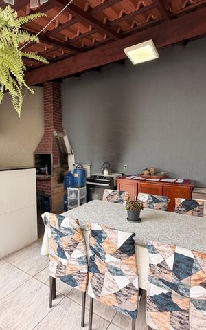 Casa à venda com 123m², 2 quartos e 2 vagasQuintal com churrasqueira