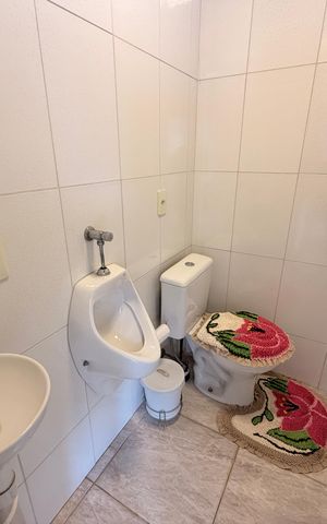 Casa à venda com 123m², 2 quartos e 2 vagasBanheiro Externo