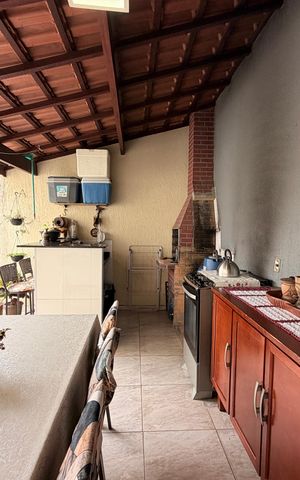 Casa à venda com 123m², 2 quartos e 2 vagasQuintal com churrasqueira