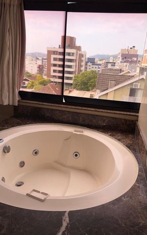 Apartamento para alugar com 180m², 3 quartos e 1 vaga