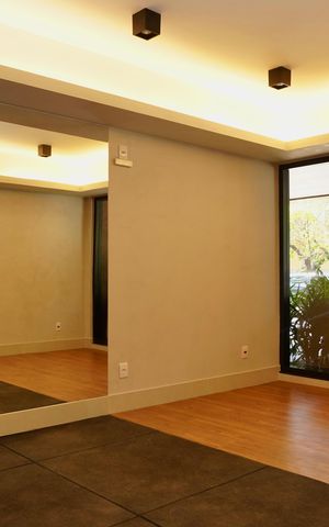 Apartamento à venda com 153m², 3 quartos e 2 vagas Apartamento à venda com 153m², 3 quartos e 2 vagasÁrea comum - Academia