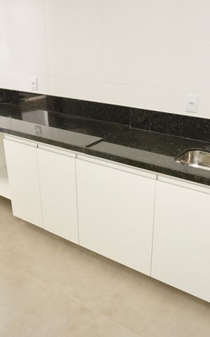 Apartamento à venda com 153m², 3 quartos e 2 vagas Apartamento à venda com 153m², 3 quartos e 2 vagasCozinha e Área de Serviço