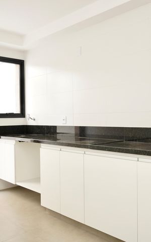 Apartamento à venda com 153m², 3 quartos e 2 vagas Apartamento à venda com 153m², 3 quartos e 2 vagasCozinha e Área de Serviço